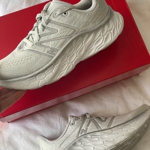 Women's New Balance Fresh Foam More v4